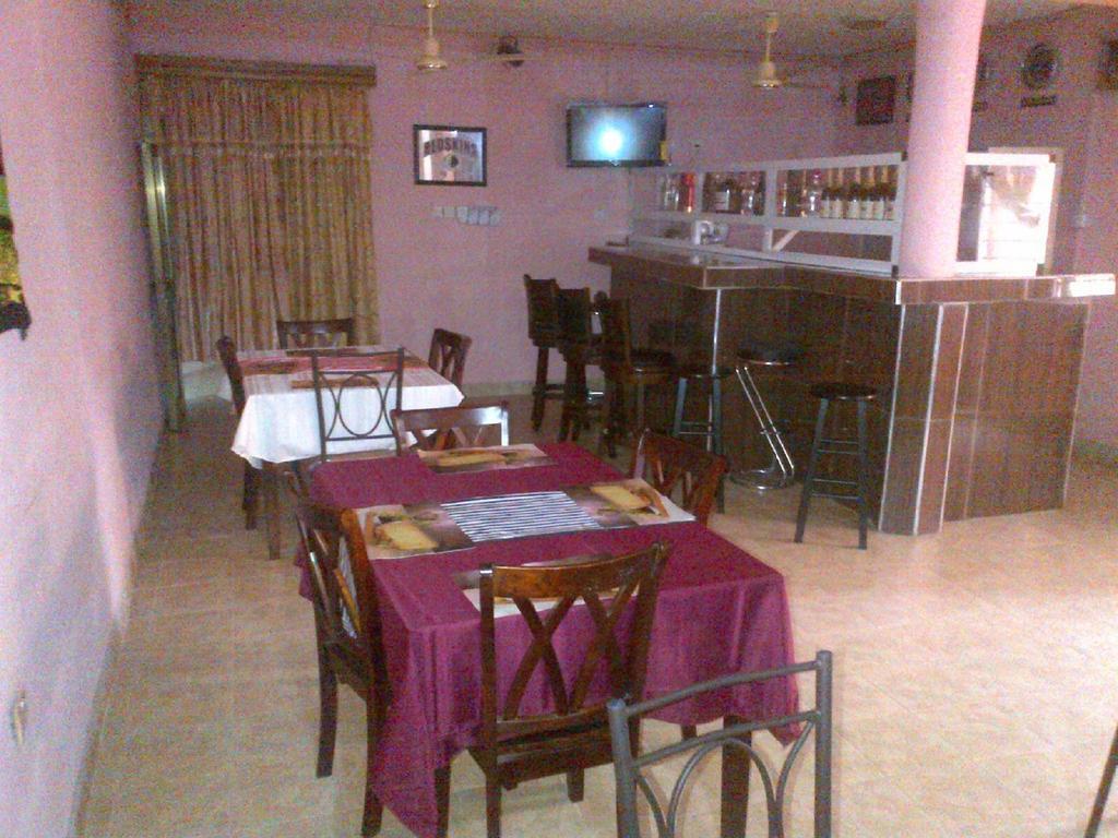 Adinkra Plaza Hotel Sekondi-Takoradi 外观 照片
